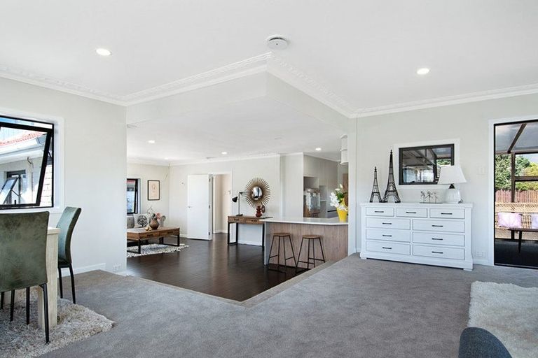 Photo of property in 1e Stottholm Road, Titirangi, Auckland, 0604