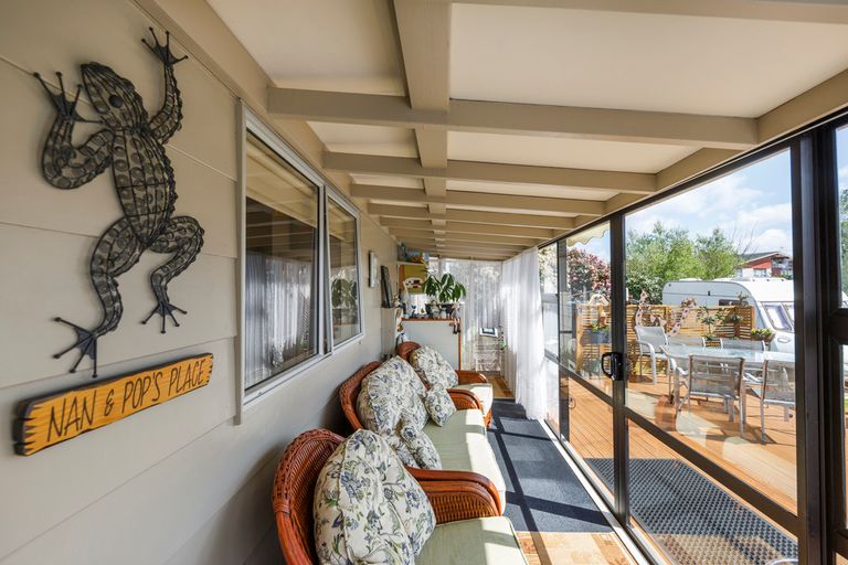 Photo of property in 12 Humphries Place, Awapuni, Palmerston North, 4412