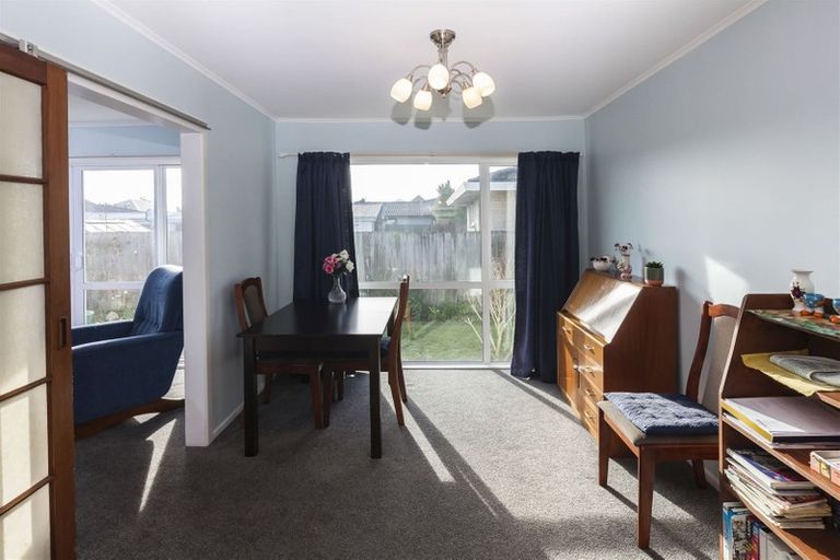 Photo of property in 2/185 Queenspark Drive, Parklands, Christchurch, 8083