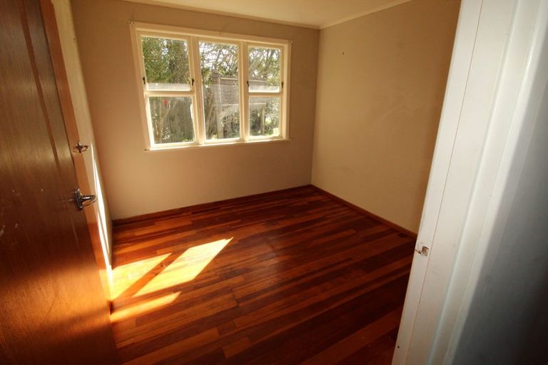Photo of property in 27 Wharf Road, Te Atatu Peninsula, Auckland, 0610