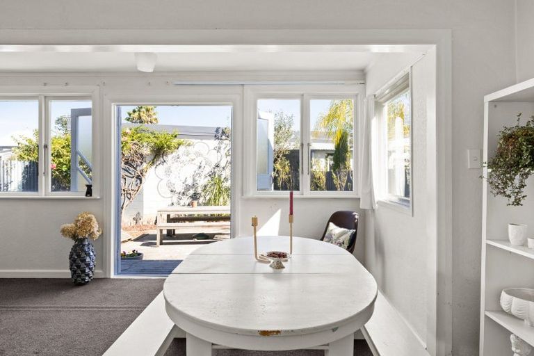 Photo of property in 95 Wellesley Road, Napier South, Napier, 4110