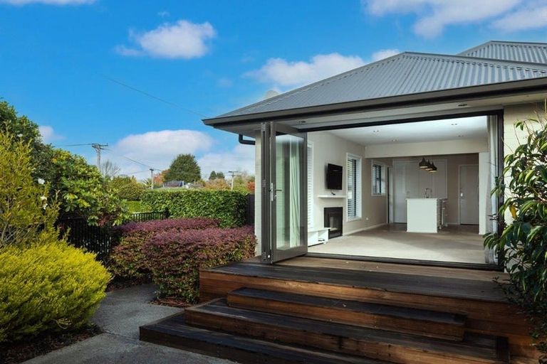 Photo of property in 31 Gleneagles Terrace, Ilam, Christchurch, 8053