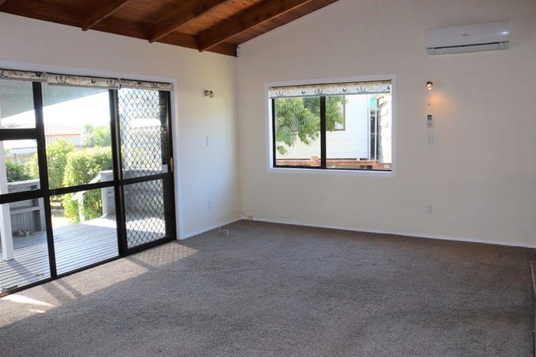 Photo of property in 7a Litchfield Place, Clarks Beach, 2122