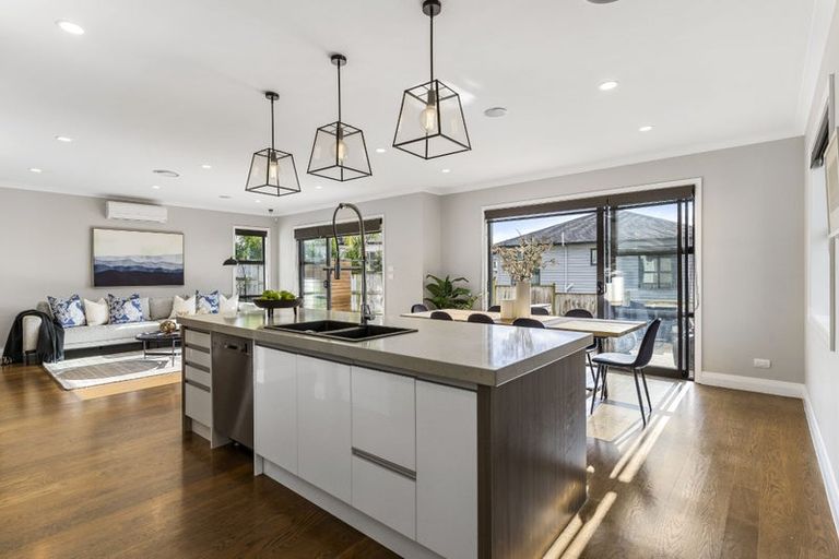 Photo of property in 16 Miller Rise, Silverdale, 0932