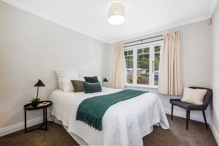 Photo of property in 27 Sunny Grove, Wainuiomata, Lower Hutt, 5014