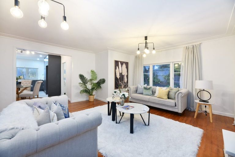 Photo of property in 2a Kereru Street, Henderson, Auckland, 0612