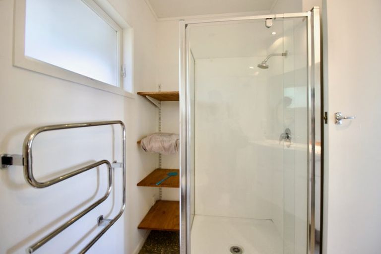 Photo of property in 3b Lake Pupuke Drive, Takapuna, Auckland, 0622