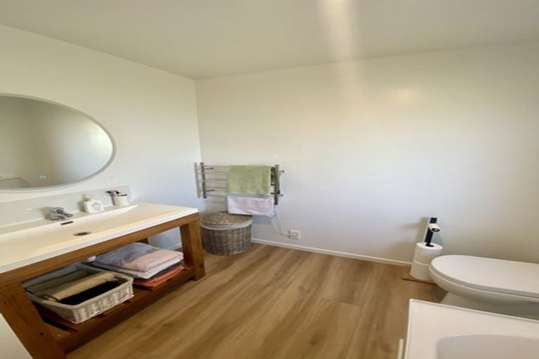 Photo of property in 15 Harewood Road, Oxford, 7430