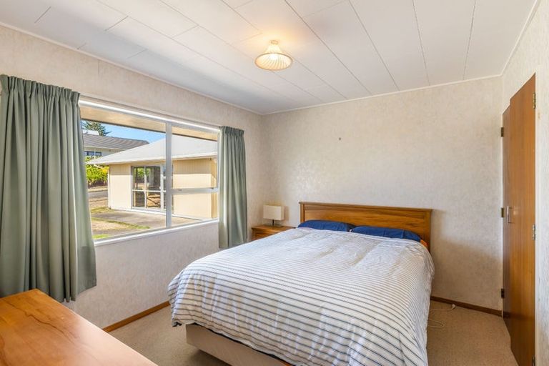 Photo of property in 50 Queens Road, Waikanae Beach, Waikanae, 5036