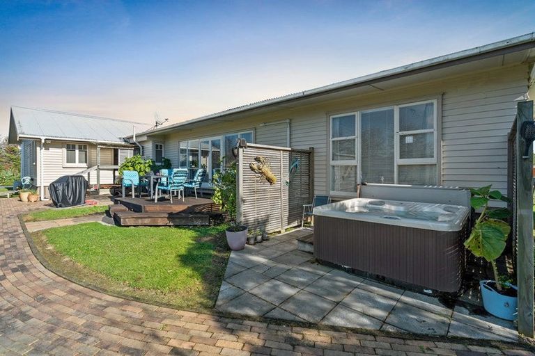 Photo of property in 50 Kath Henry Lane, Drury, 2113