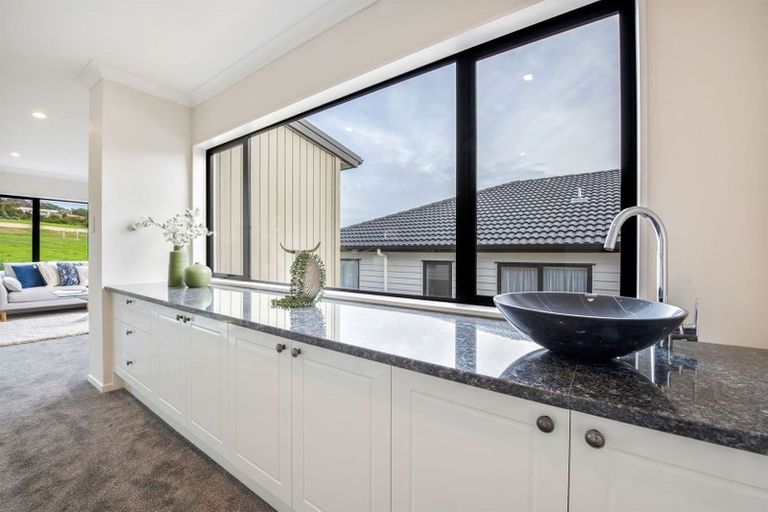 Photo of property in 18 Lime Hill Rise, Flat Bush, Auckland, 2019