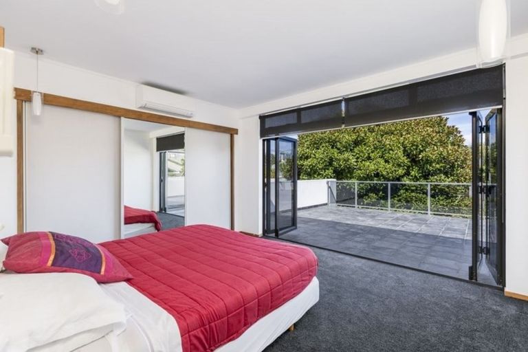 Photo of property in 1/1 Richmond Avenue, Northcote Point, Auckland, 0627