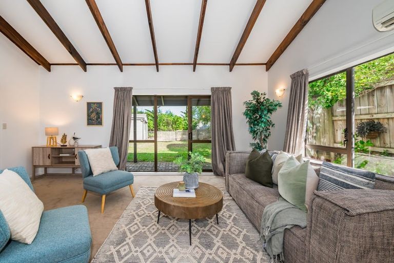 Photo of property in 24 Island View Terrace, Waikanae Beach, Waikanae, 5036