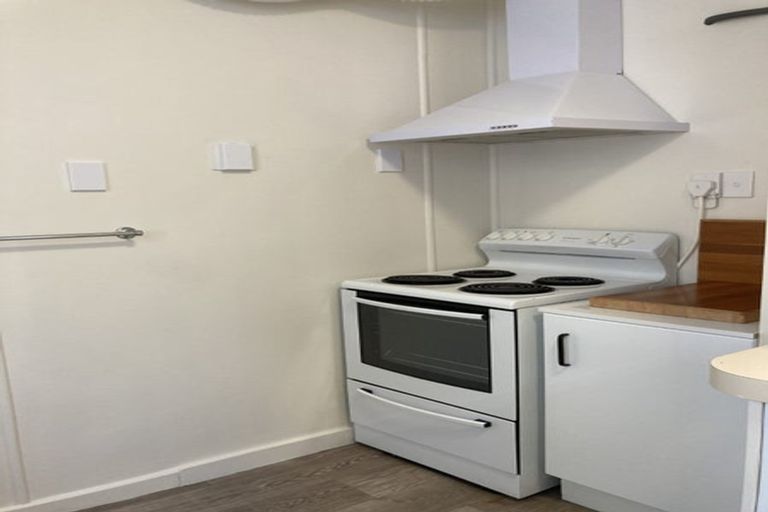 Photo of property in 11 Brougham Street, Mount Victoria, Wellington, 6011