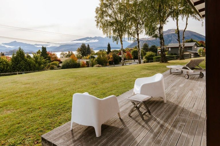 Photo of property in 3 Beech Street, Wanaka, 9305