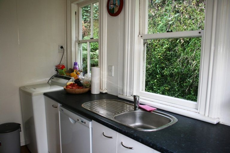 Photo of property in 143 Wadestown Road, Wadestown, Wellington, 6012