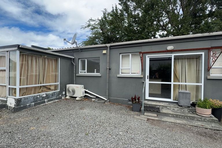 Photo of property in 9 Memorial Avenue, Ilam, Christchurch, 8053