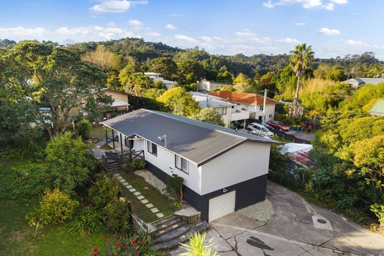 Photo of property in 1/729 Swanson Road, Swanson, Auckland, 0612