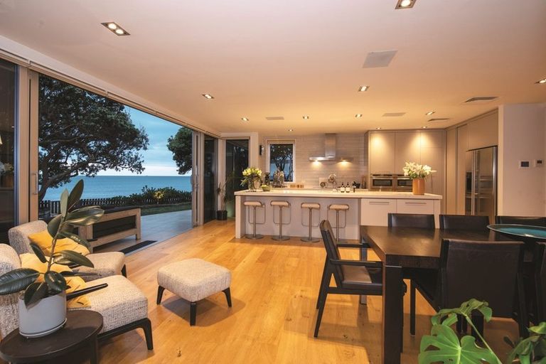 Photo of property in 25 Huntly Road, Campbells Bay, Auckland, 0630