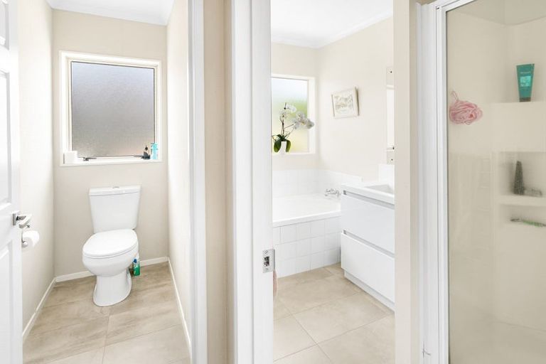 Photo of property in 36 Pointon Glade, Grandview Heights, Hamilton, 3200