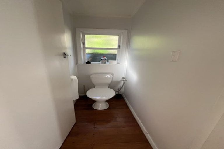 Photo of property in 546 Stokes Valley Road, Stokes Valley, Lower Hutt, 5019
