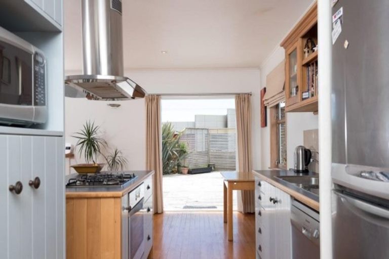 Photo of property in 94 Bellevue Road, Brookfield, Tauranga, 3110