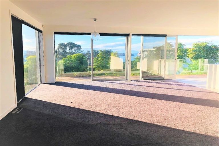 Photo of property in 1/14 Rothesay Bay Road, Rothesay Bay, Auckland, 0630