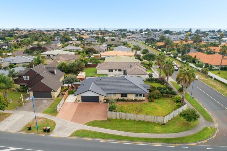 Photo of property in 126 Santa Monica Drive, Papamoa Beach, Papamoa, 3118