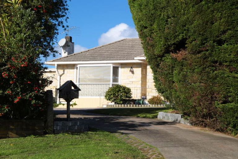 Photo of property in 113 Pah Road, Cockle Bay, Auckland, 2014