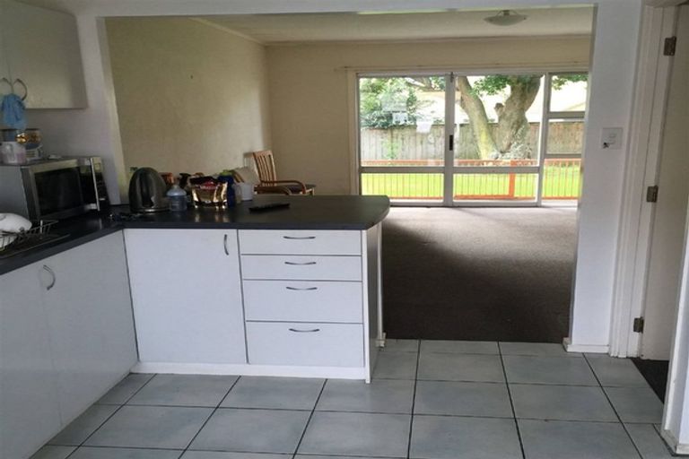 Photo of property in 3/45 Blockhouse Bay Road, Avondale, Auckland, 1026