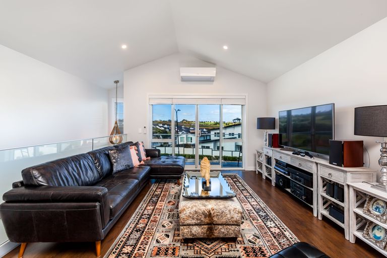 Photo of property in 97 Voyager Drive, Gulf Harbour, Whangaparaoa, 0930