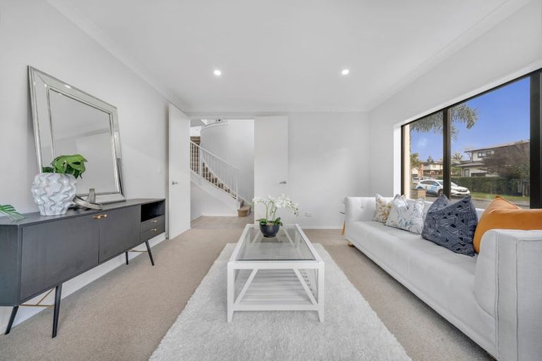 Photo of property in 29 Midhurst Avenue, Henderson, Auckland, 0612