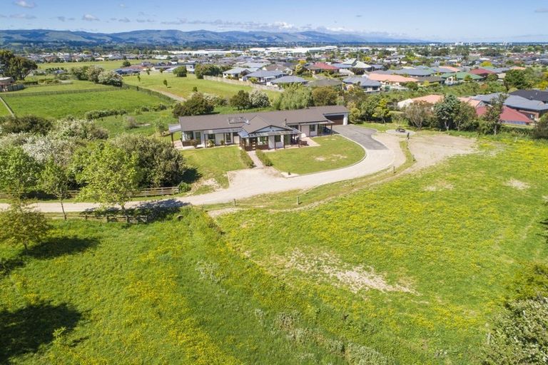 Photo of property in 32 Schnell Drive, Kelvin Grove, Palmerston North, 4414