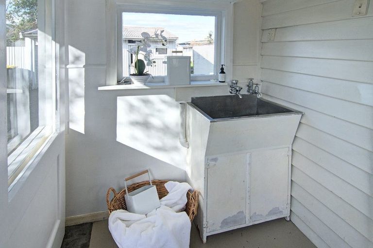 Photo of property in 226 High Street North, Carterton, 5713