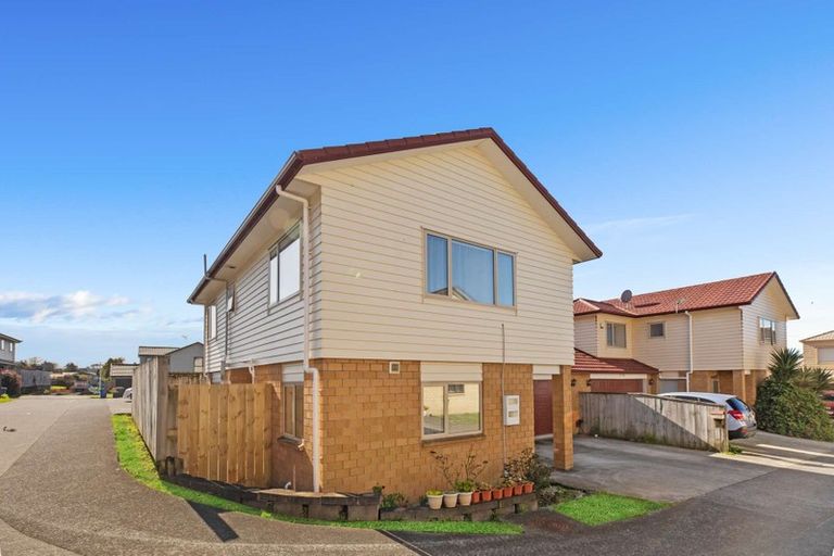 Photo of property in 3 Tavua Lane, Ranui, Auckland, 0612