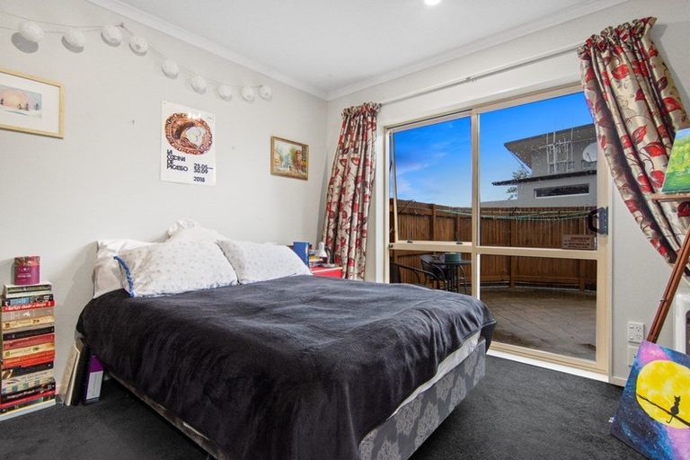 Photo of property in 2/20 Ruakiwi Road, Hamilton Lake, Hamilton, 3204