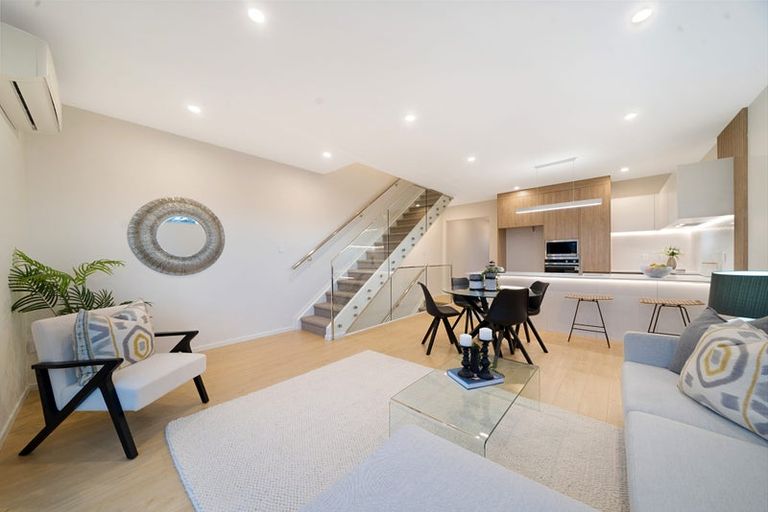 Photo of property in 11a Hebron Road, Waiake, Auckland, 0630