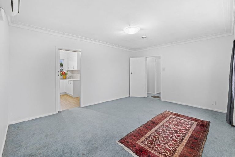 Photo of property in 2/10 Mahon Place, Papatoetoe, Auckland, 2025