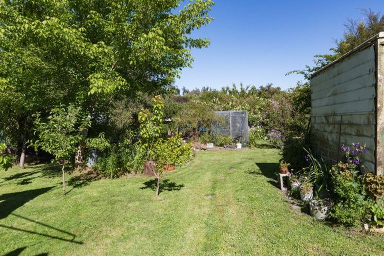 Photo of property in 16 Eagle Street, Waipawa, 4210