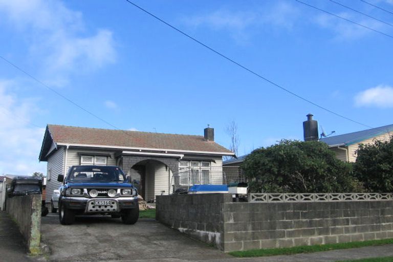 Photo of property in 12 Heath Grove, Waiwhetu, Lower Hutt, 5010