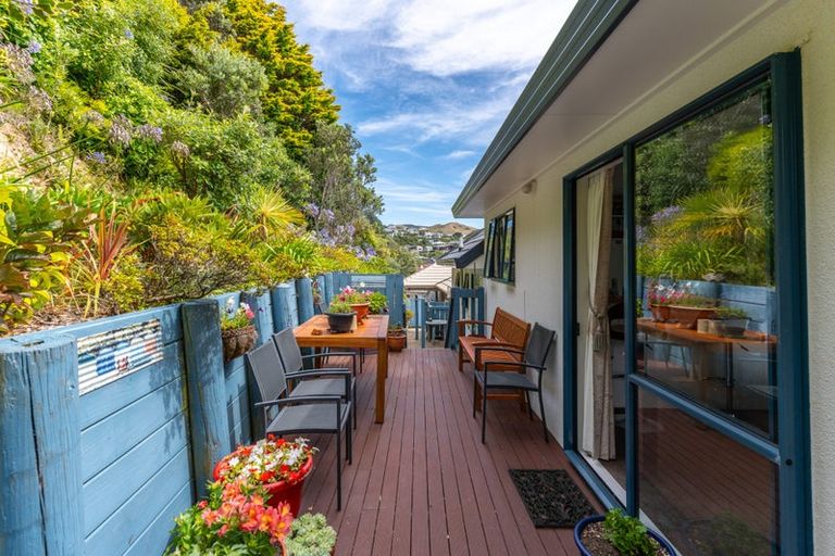 Photo of property in 10 Huxley Grove, Churton Park, Wellington, 6037