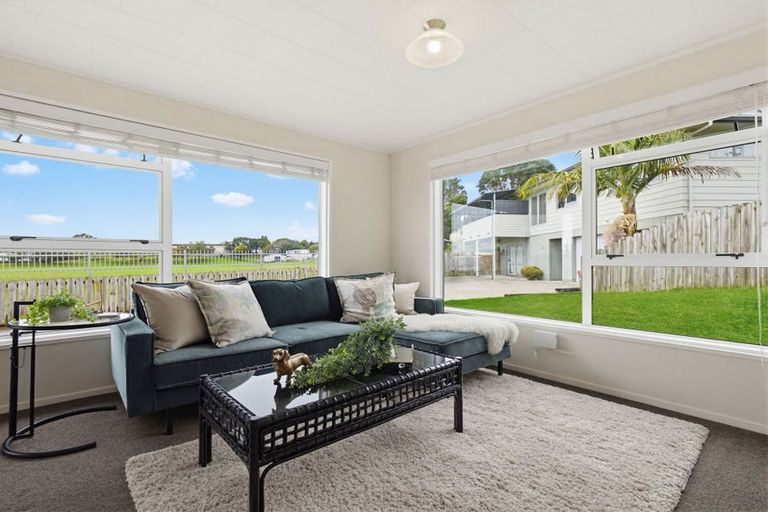 Photo of property in 140b Queen Street, Waiuku, 2123