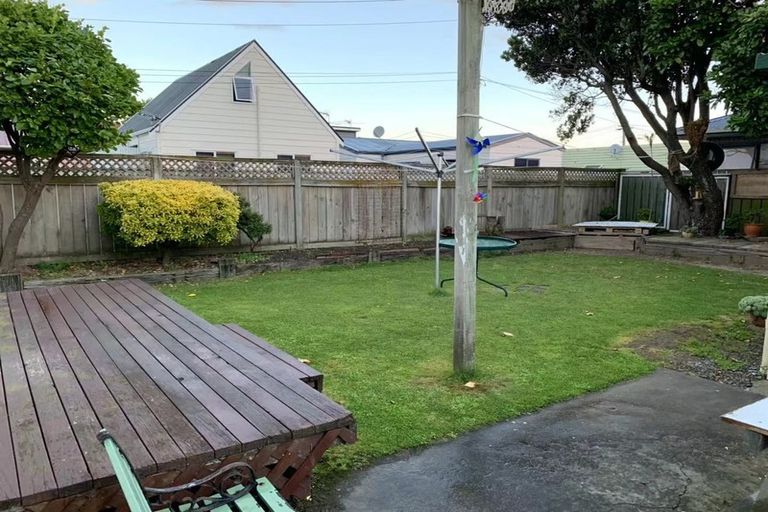 Photo of property in 69 Kemp Street, Kilbirnie, Wellington, 6022