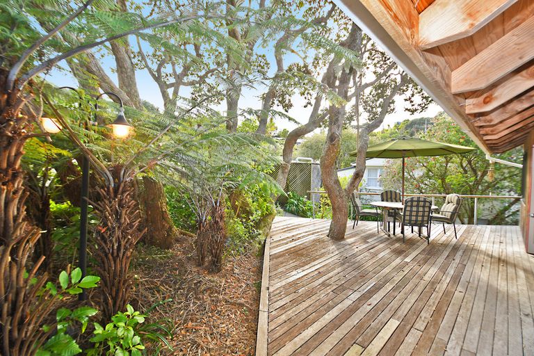 Photo of property in 6 Hillside Crescent, Leigh, 0985