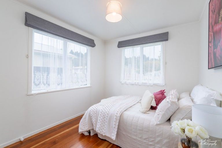 Photo of property in 14 Prestige Place, Maoribank, Upper Hutt, 5018