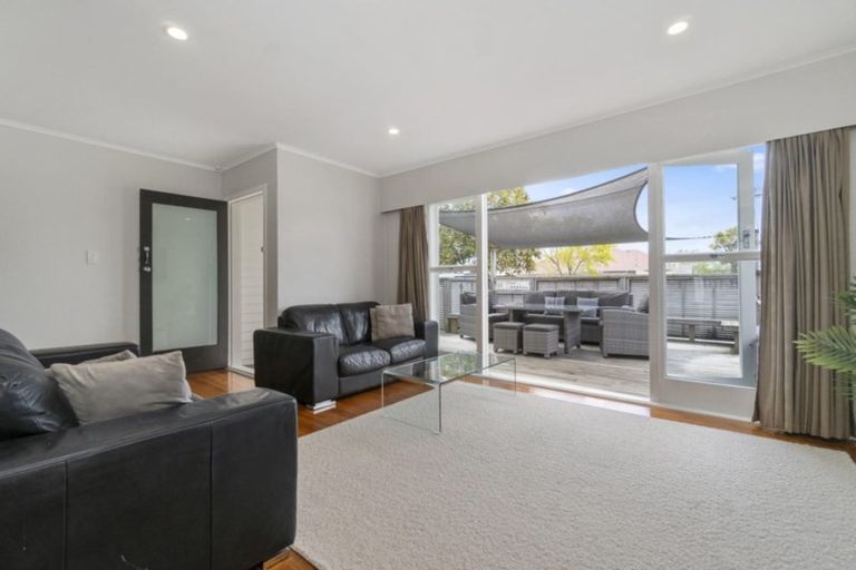 Photo of property in 1 Waipani Road, Te Atatu Peninsula, Auckland, 0610