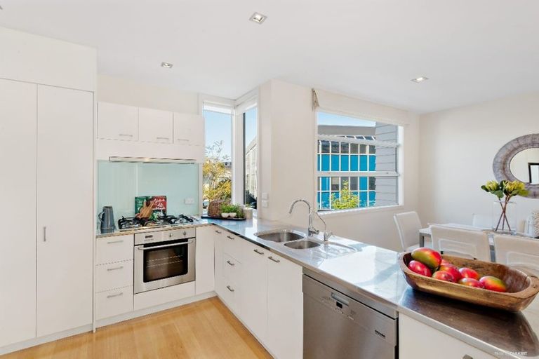 Photo of property in 9/4 Campbell Road, Takapuna, Auckland, 0622