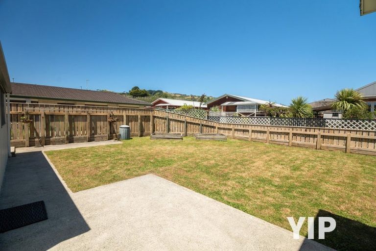 Photo of property in 38 Beauchamp Street, Tawa, Wellington, 5028