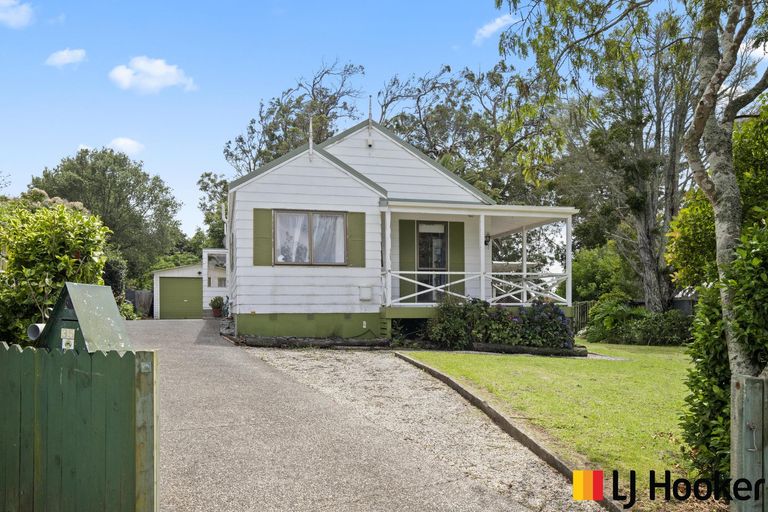 Photo of property in 35 Moloney Terrace, Pukekohe, 2120