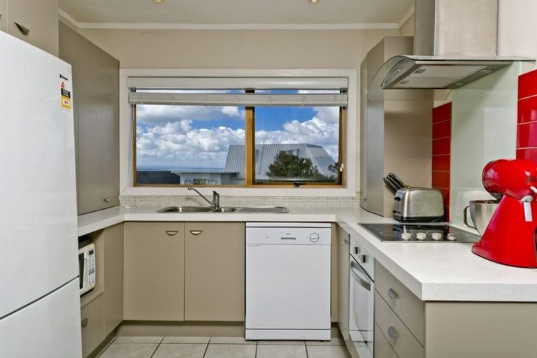 Photo of property in 1/2 Morice Place, Torbay, Auckland, 0630